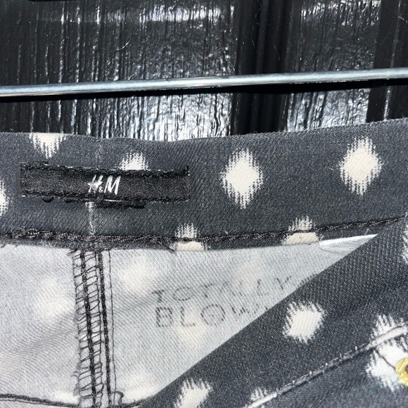 H&M Women’s Graphic Stretch Denim 🌵 - Picture 6 of 8